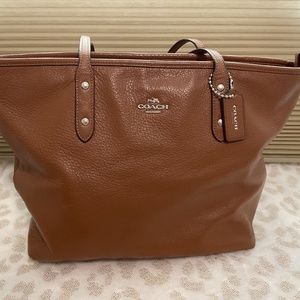 Coach Tote, Soft Tan Pebbled Leather, great condition
